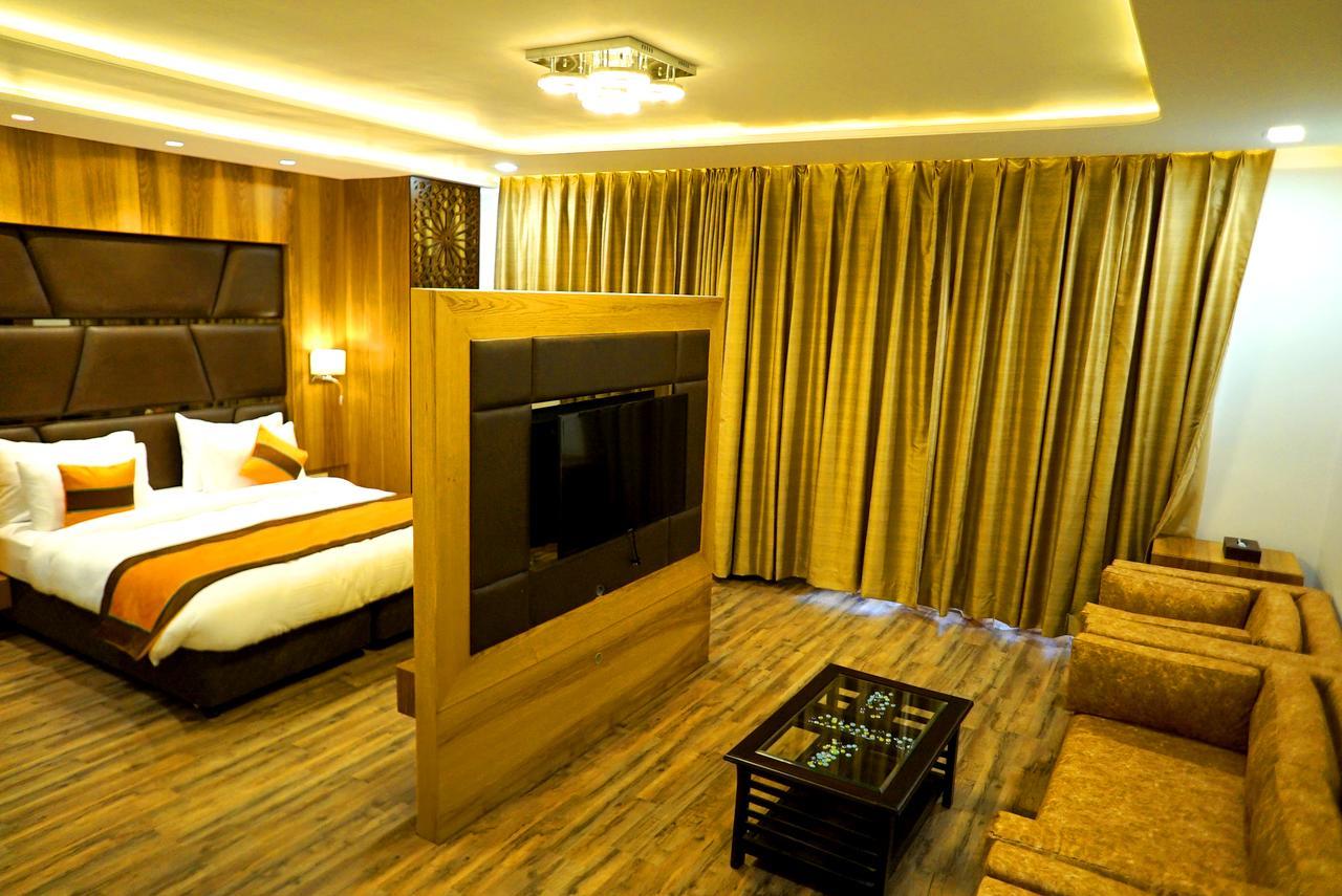 The Mystic Palms Hotel Mathura Ngoại thất bức ảnh