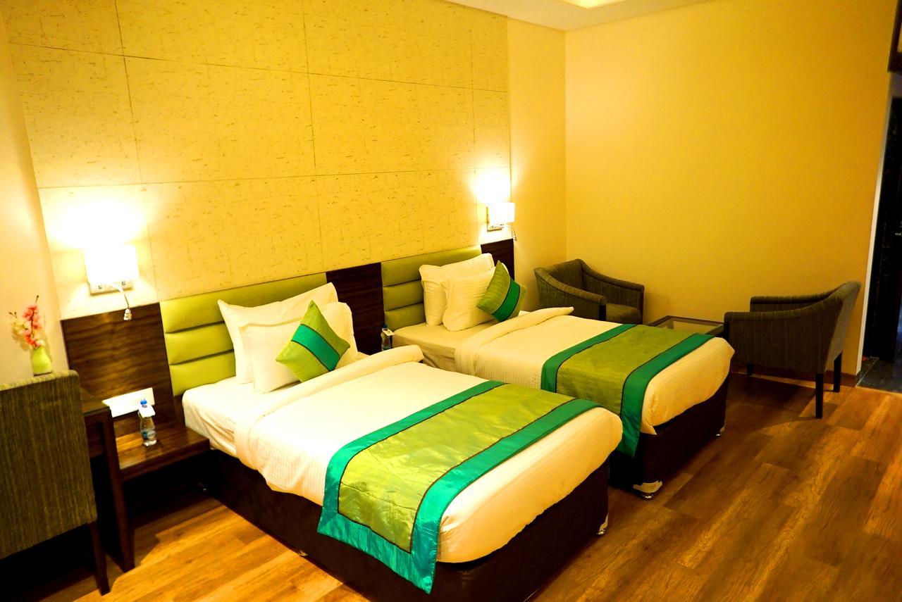 The Mystic Palms Hotel Mathura Ngoại thất bức ảnh