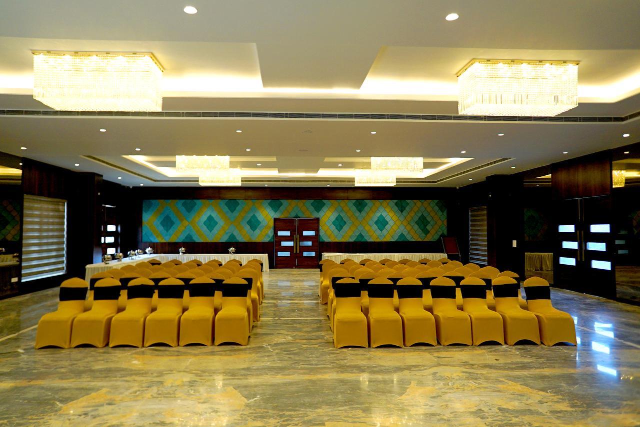 The Mystic Palms Hotel Mathura Ngoại thất bức ảnh