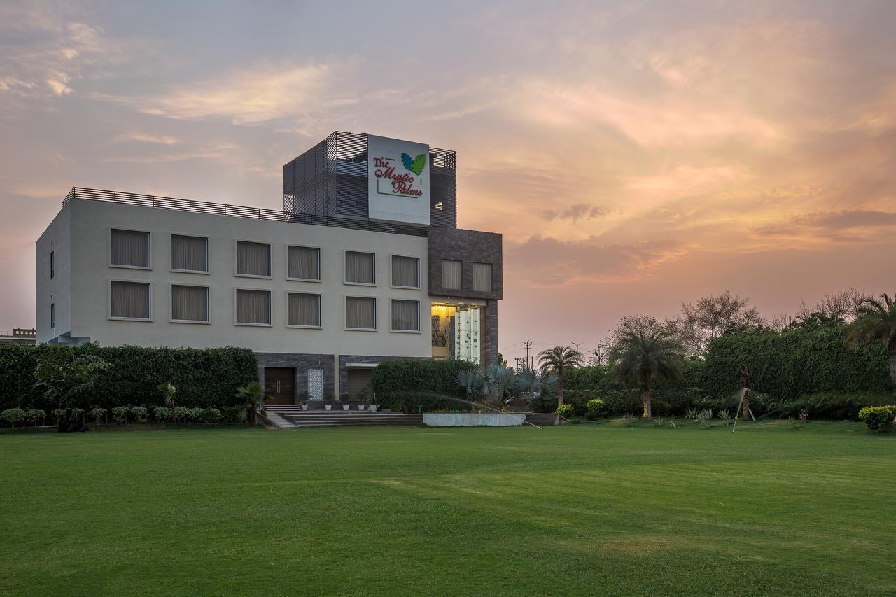 The Mystic Palms Hotel Mathura Ngoại thất bức ảnh